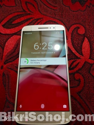 Motorola moto M